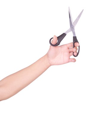 Kadın eli beyaz arka plan üzerinde izole makas ile kesme