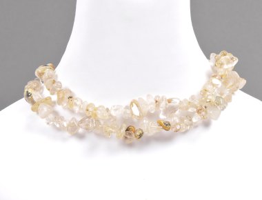 Kıymık Rutil kuvars zinciri üzerinde büstü