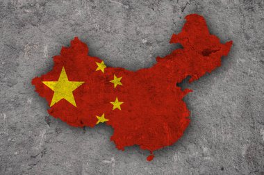 Yıpranmış beton üzerinde Çin haritası ve bayrağı