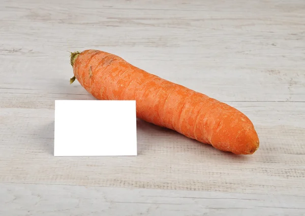 Zanahoria y tarjeta —  Fotos de Stock