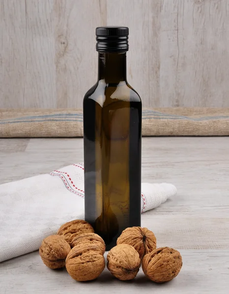 Walnut oil — Stock Photo, Image