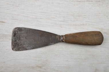 Ahşap üzerine macun bıçak