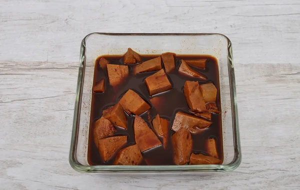 Tofu in marinade — Stock Photo, Image