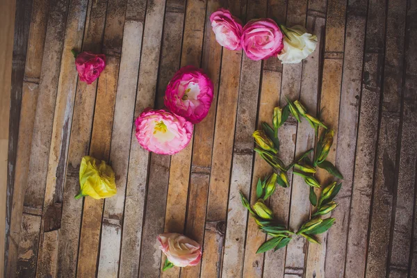 Den žen dekorace květiny pupeny eustomy číslo 8 — Stock fotografie