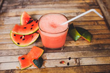 Waternelon ve karpuz smoothie shake