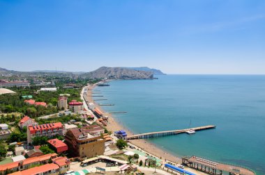 Şehre Sudak, Crimea, gökyüzü ve deniz Üstten Görünüm.