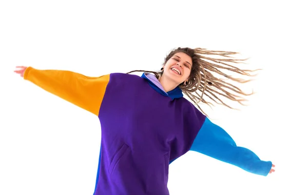 Echte Kaukasische Vrouw Met Dreadlocks Kapsel Grappig Schattig Vrolijk Gezicht — Stockfoto