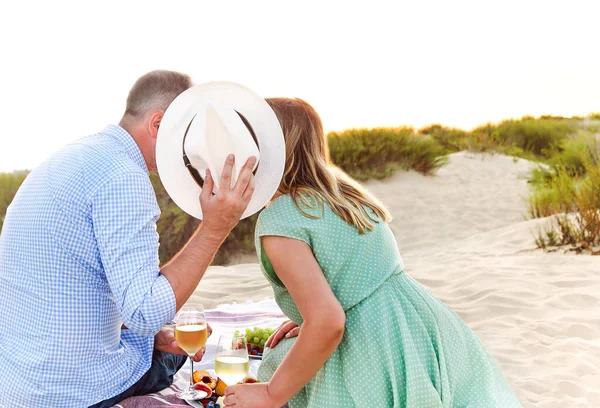 Anonymous Man Woman Wineglasses Proposing Toast Fruits Romantic Picnic Holding — Stock Photo, Image