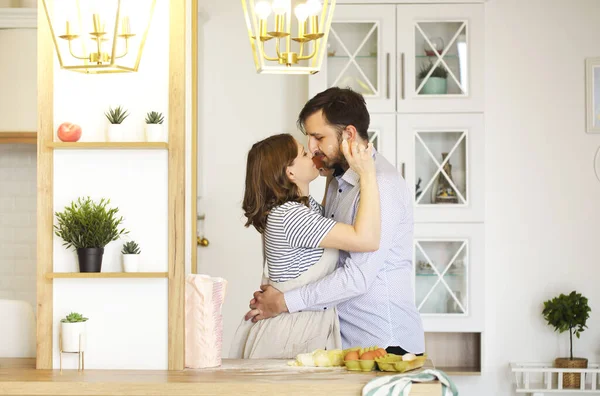 Side View Delighted Couple Love Hugging Kitchen While Cooking Together — Stock Photo, Image