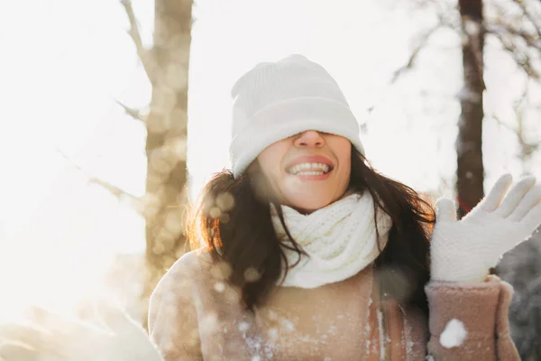 Optimistic Young Woman Warm Hat Eyes Smiling While Having Fun — Stock Photo, Image