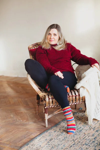 Attractive Middle Aged Happy Woman Sitting Relaxing Comfortable Chair Home — Stock Photo, Image