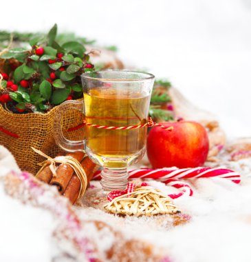 Noel natürmort Noel süsleri ve sıcak çay ne