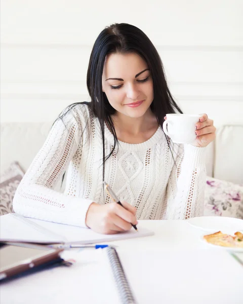 Student teen girl studying at home — Stock Photo, Image