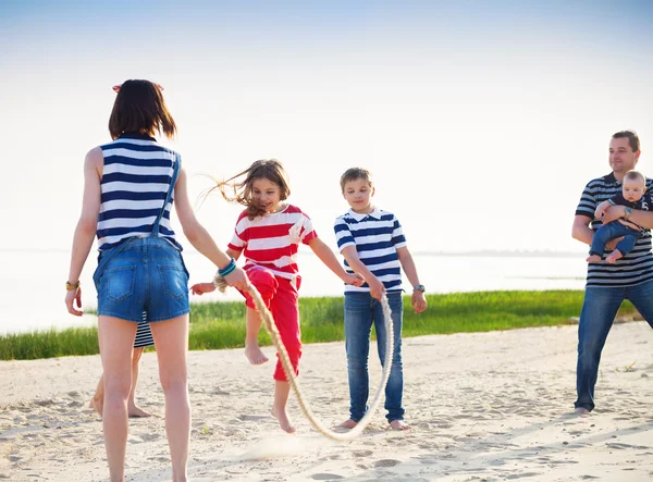 Zomer familie vakantie — Stockfoto