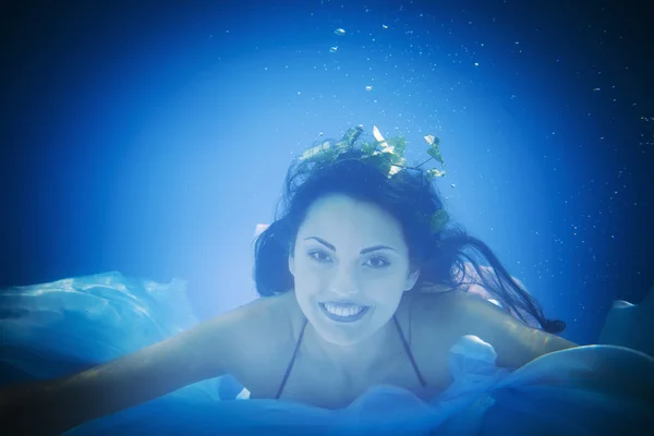 Retrato submarino de cerca de una mujer —  Fotos de Stock