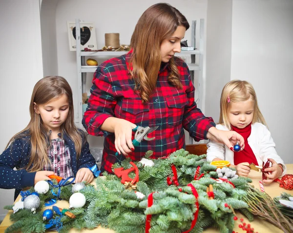 Takže adventní věnec s dětmi — Stock fotografie