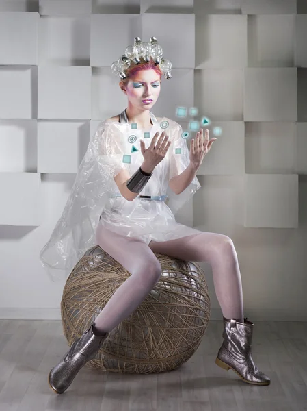 Attraktive blonde Frau, die den Knopf im virtuellen Interface berührt — Stockfoto
