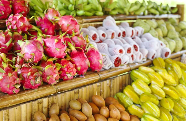Open lucht markt voor fruit in Thailand — Stockfoto