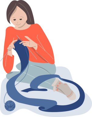 Genç bir kadın oturuyor ve uzun bir eşarp örüyor. Yaşam tarzı ve hobisi. Resimler beyaz arkaplanda izole edildi