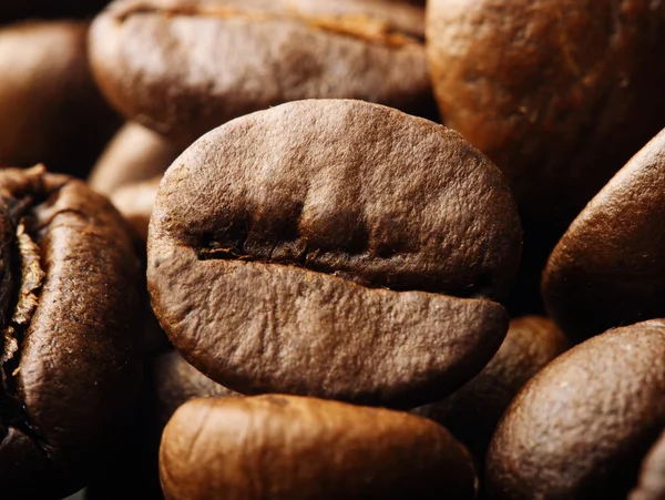 Makro snímek pražené kávové boby — Stock fotografie