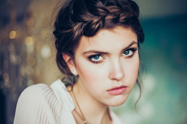 Retrato de moda de mujer joven — Foto de Stock