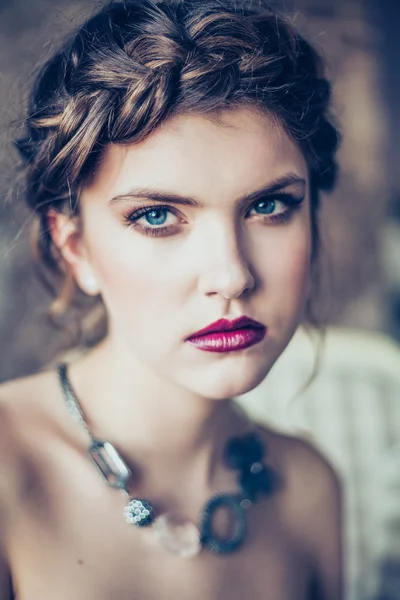 Retrato de moda de mujer joven — Foto de Stock