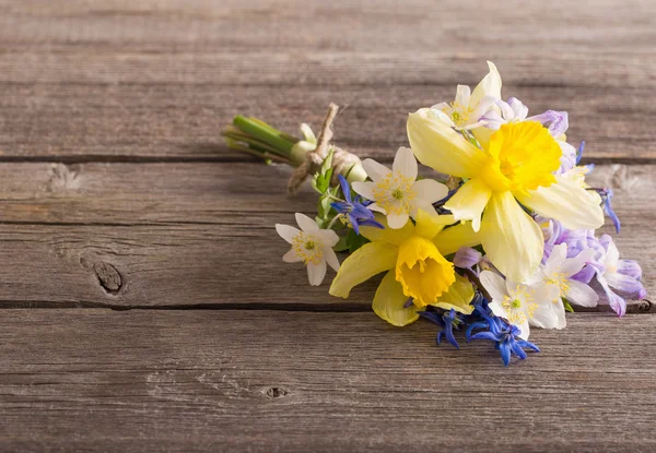 Wedding bouquet on wooden background — Stock Photo, Image