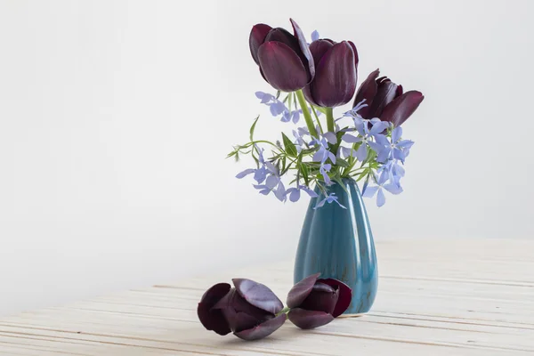 Flowers in vase on white background — Stock Photo, Image