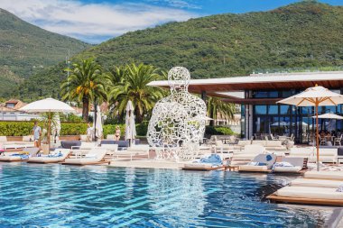 Tivat, Karadağ, Augustl, 23, 2016: lüks havuzu Porto monte