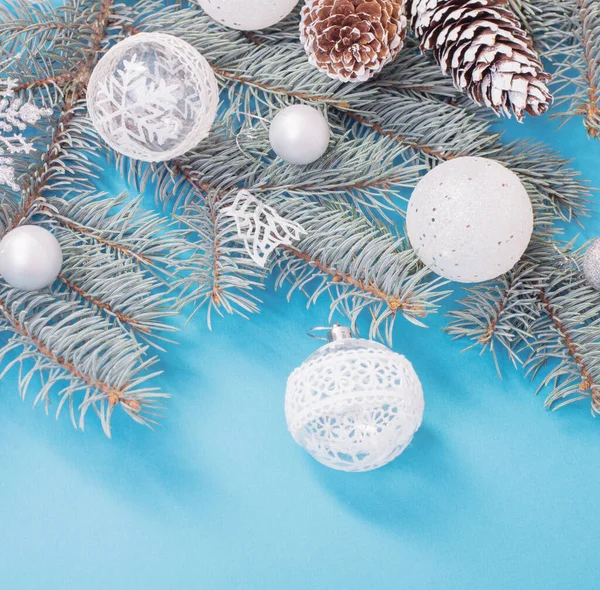 Decoraciones Navideñas Sobre Fondo Papel Azul —  Fotos de Stock