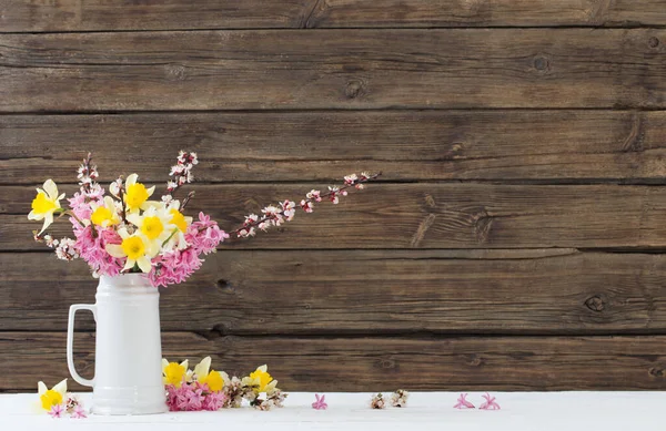 Vår Blommor Vit Kanna Trä Bakgrund — Stockfoto