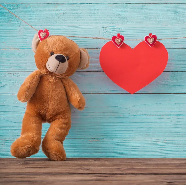 Αρκουδάκι Κόκκινη Καρδιά Παλιό Ξύλινο Φόντο Ημέρα Του Αγίου Βαλεντίνου — Φωτογραφία Αρχείου