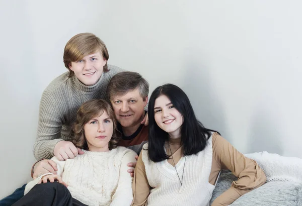 Retrato Família Feliz Casa — Fotografia de Stock