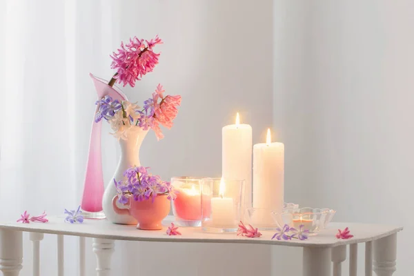 Spring Flowers Burning Candles White Interior — Stock Photo, Image