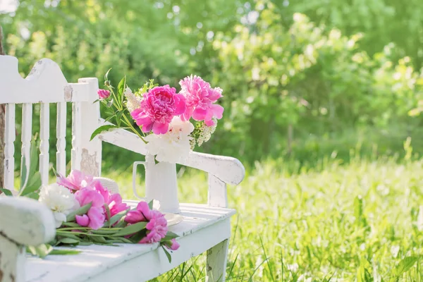 Peony Jug White Wooden Bench Summer Garden — Stock Photo, Image