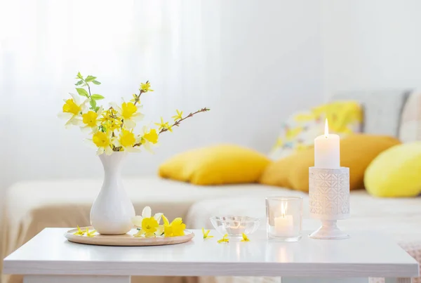 Frühlingsblumen Der Vase Modernen Interieur — Stockfoto