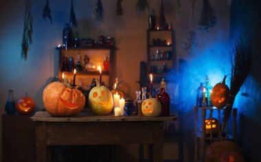 Cadılar Bayramı balkabakları ve dekorasyon