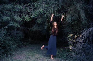 ormanda güzel cadı