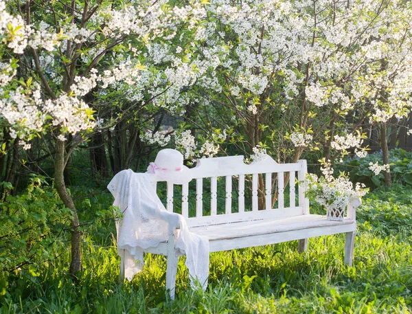 Panca da giardino — Foto Stock