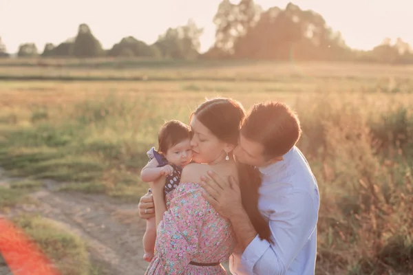 Mutlu aile açık — Stok fotoğraf