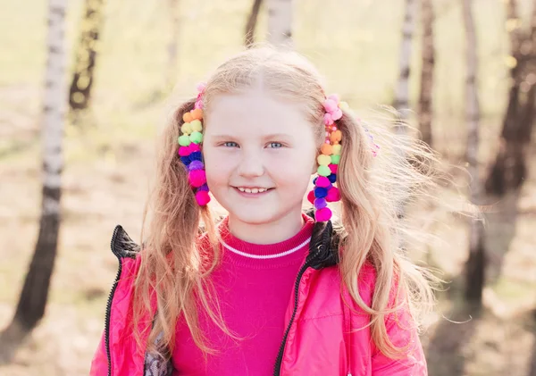 Happy girl en plein air — Photo