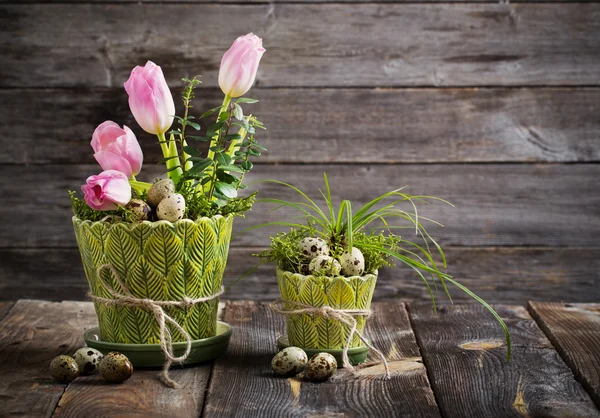 Easter decoration on old wooden background — Stock Photo, Image