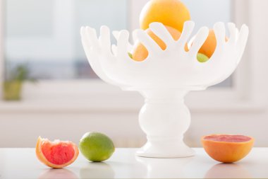 meyveler için vazoda meyve ile natürmort