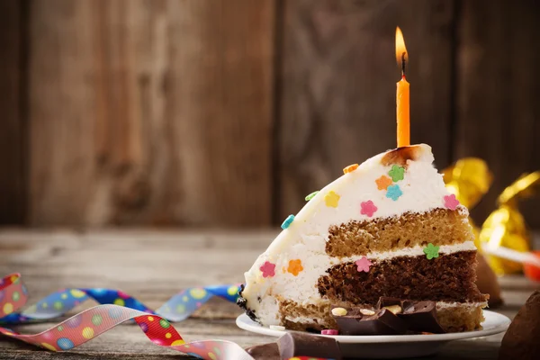 Торт в день рождения — стоковое фото