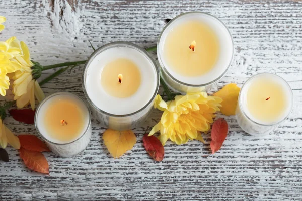 Impostazione autunnale con candele — Foto Stock