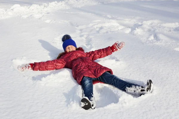 Girl on snow — Stock Photo, Image