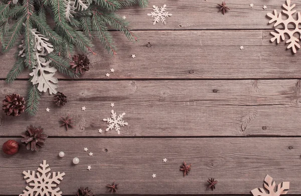 Decoración de Navidad sobre fondo de madera — Foto de Stock