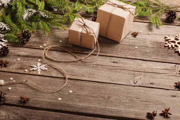 Decoración de Navidad sobre fondo de madera —  Fotos de Stock