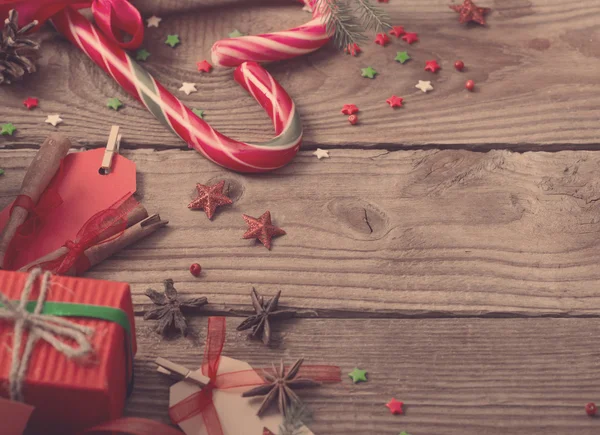 Décoration de Noël sur fond en bois — Photo