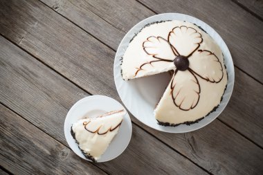 ahşap masa arka plan üzerinde kek